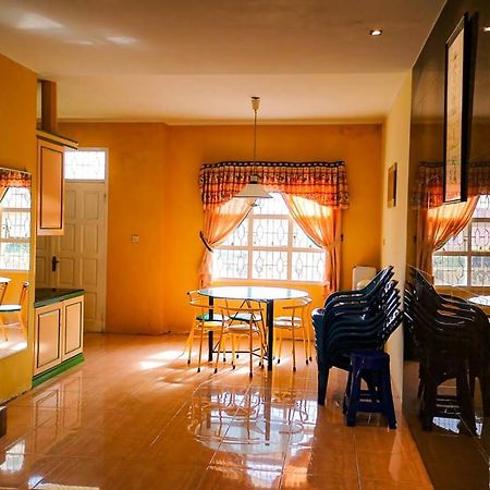 Villa Bukit Indah Brastagi / Berastagi Extérieur photo