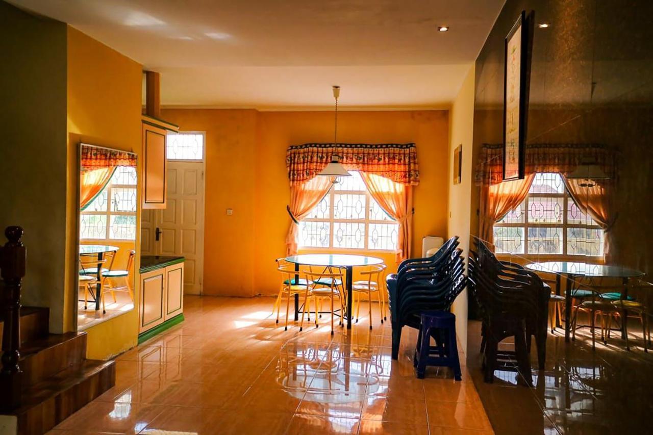 Villa Bukit Indah Brastagi / Berastagi Extérieur photo