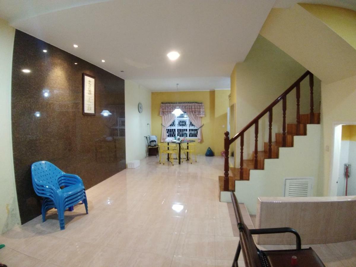 Villa Bukit Indah Brastagi / Berastagi Extérieur photo